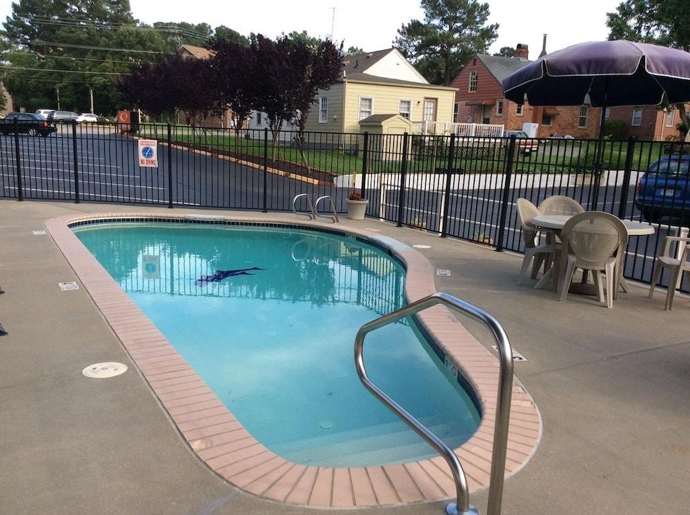 Econo Lodge Historic Area Williamsburg Exteriör bild