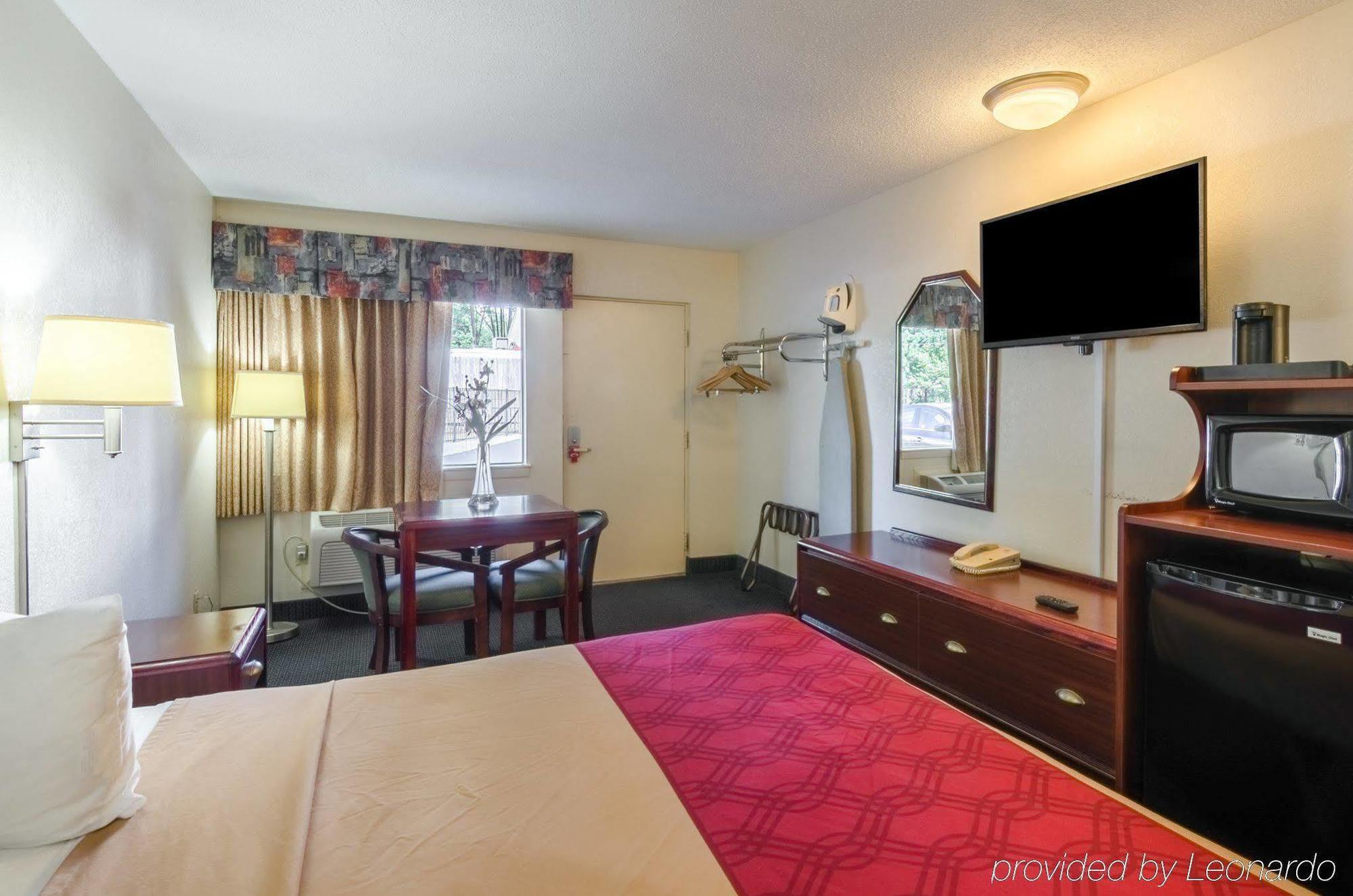 Econo Lodge Historic Area Williamsburg Exteriör bild